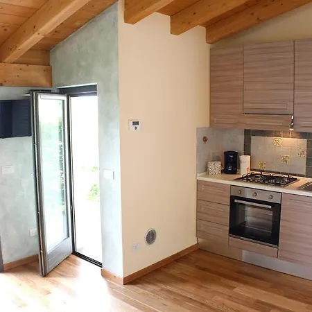 Apartamento Chiaro Anatre Balkon-ferienwohnung Colico